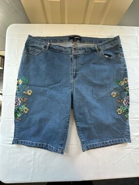 Denim 24/7 Blue Embroidered Floral Jean Shorts